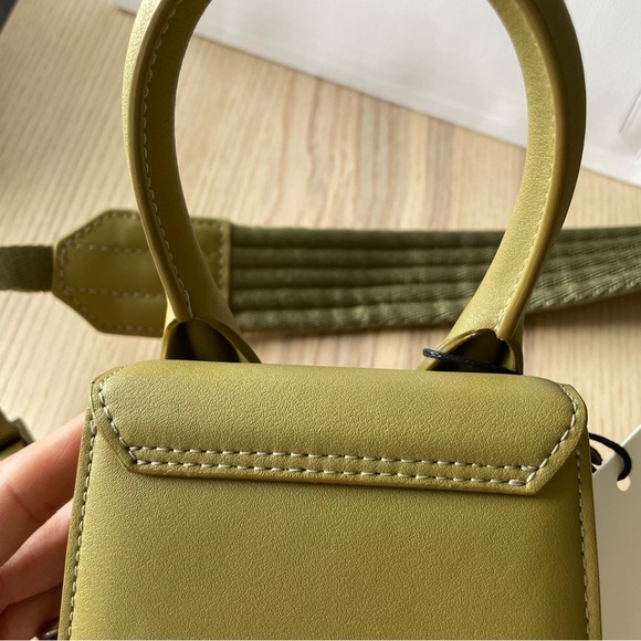 Jacquemus Le Chiquito Logo Lettering Mini Tote Bag - Picture 5 of 12